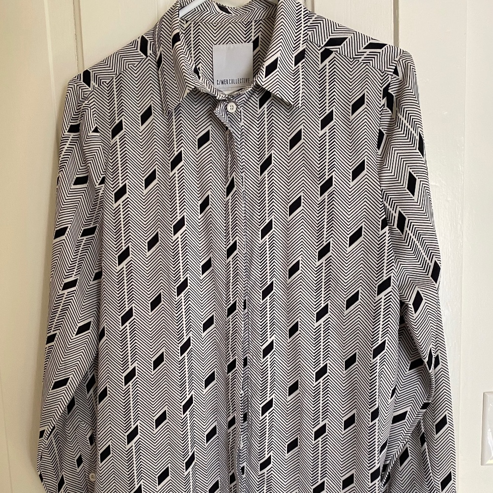 black and white geo print top